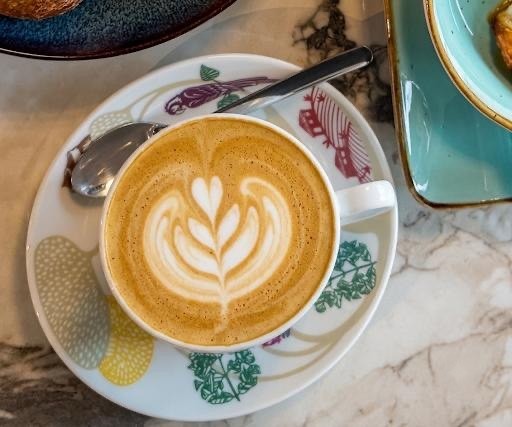 Latte Art im Café Sano